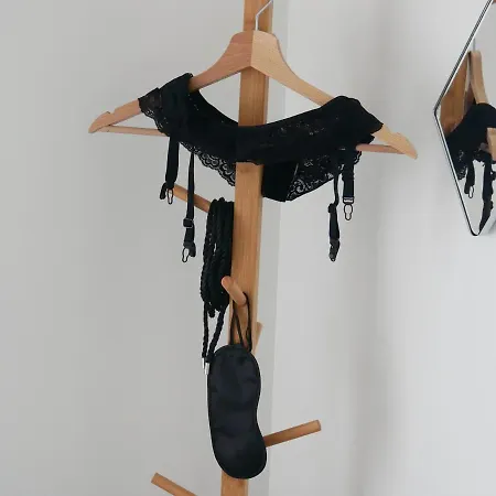 La Loveroom De L'artois דירה